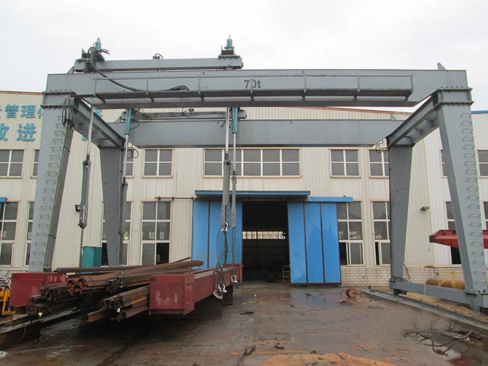 Double beam hydraulic gantry crane